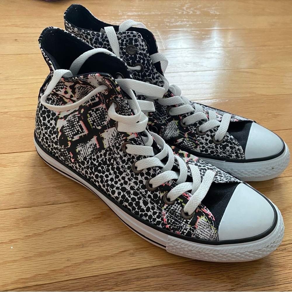 NWT converse
